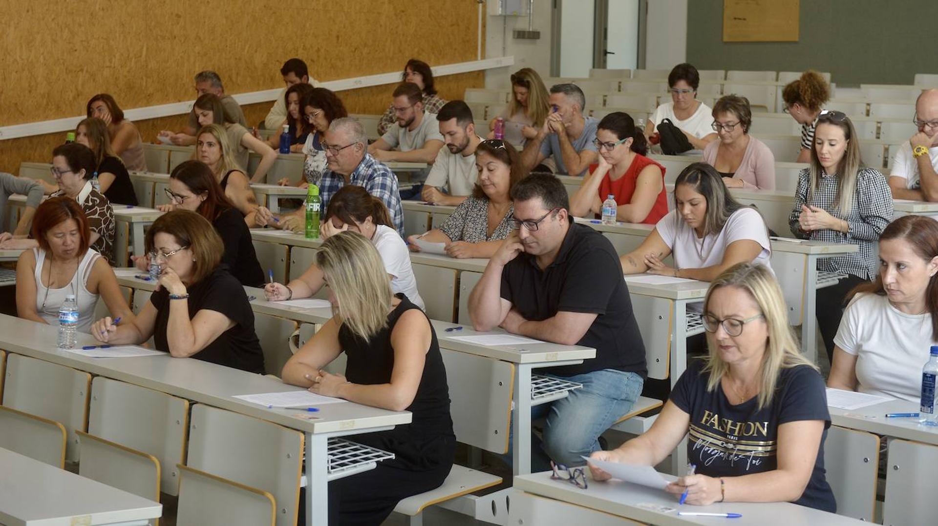 M S De Opositores Se Examinan Este Domingo Para Plazas De